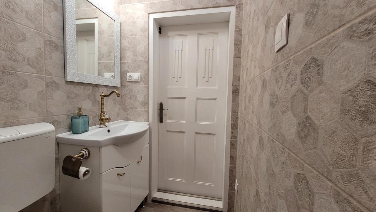 Glamour Apartman ยูลา ภายนอก รูปภาพ