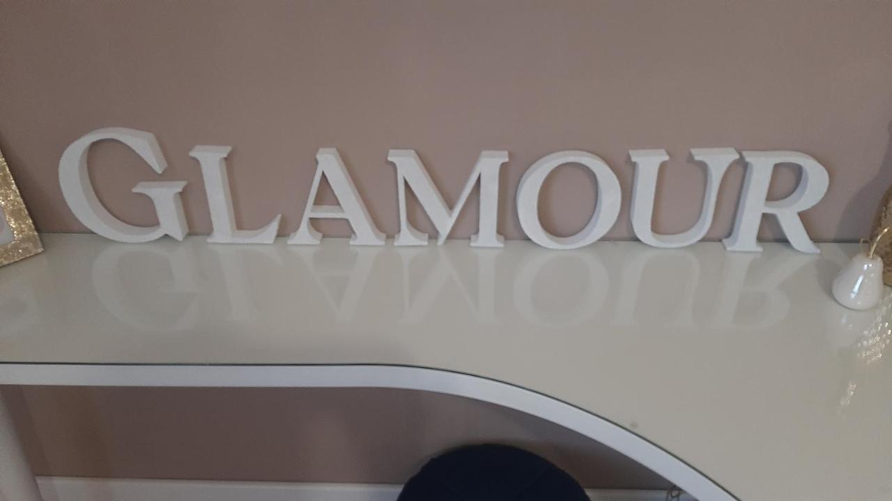 Glamour Apartman ยูลา ภายนอก รูปภาพ