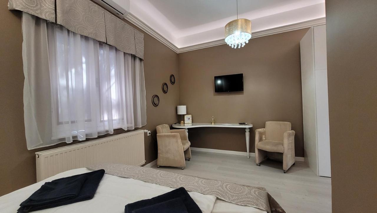 Glamour Apartman ยูลา ภายนอก รูปภาพ