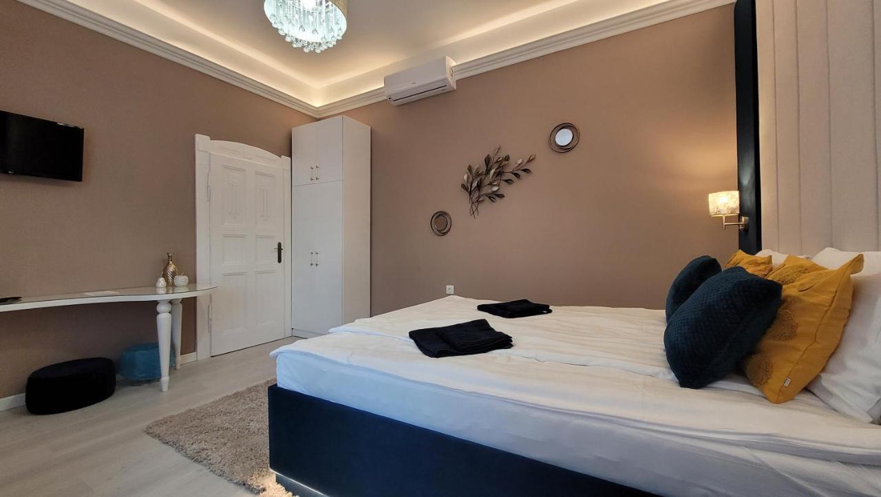 Glamour Apartman ยูลา ภายนอก รูปภาพ